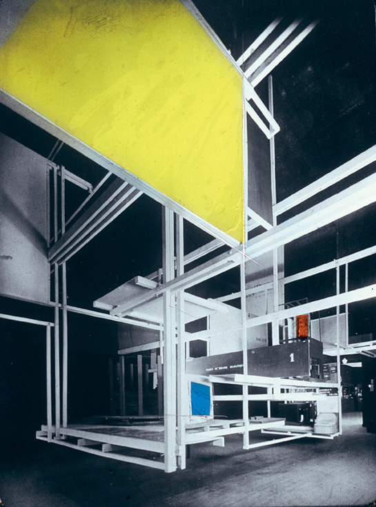 Frederick Kiesler, vue de l'installation Cité dans l'Espace, Exposition internationale des Arts décoratifs et industriels modernes, Grand Palais, 1925