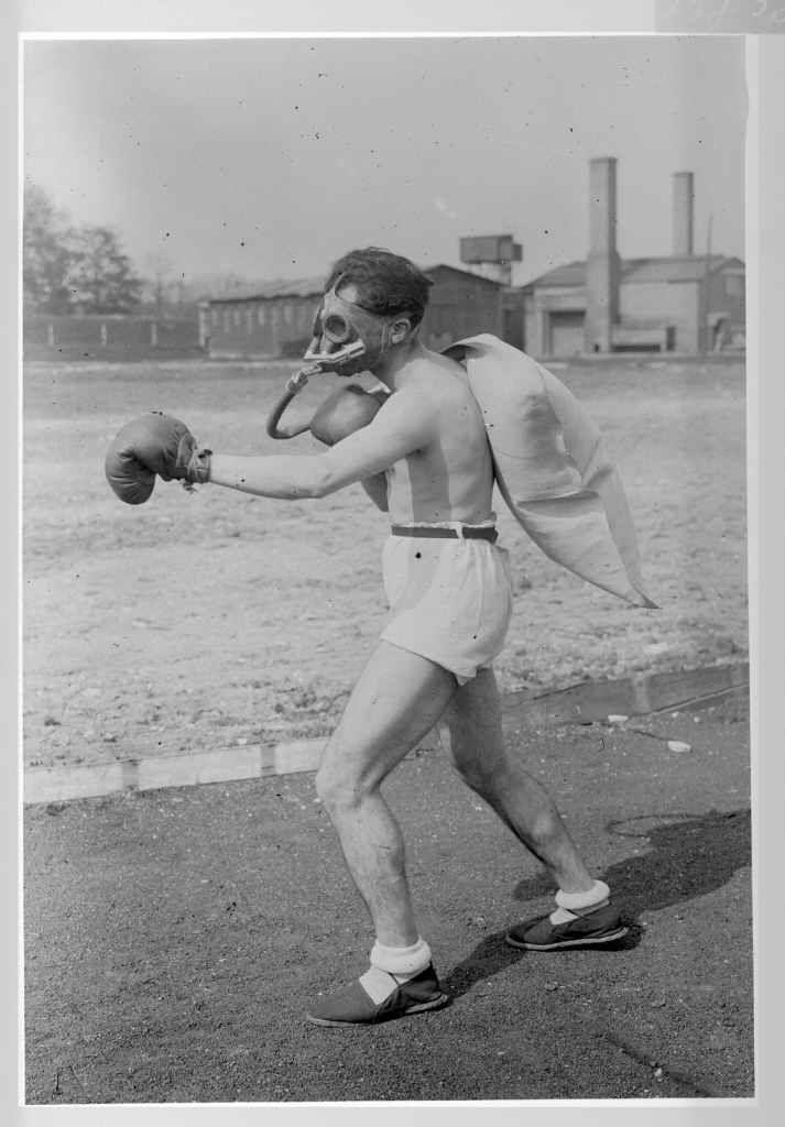 Exercice avec l'appareil de Waller, 1920.
