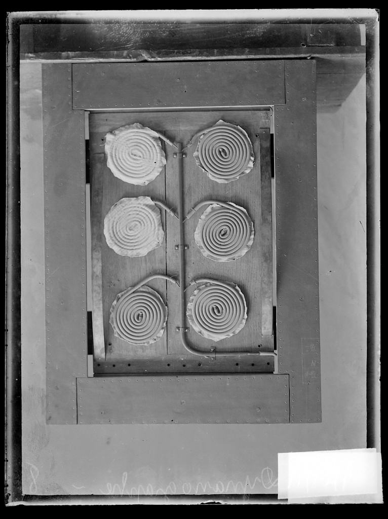 Vue intérieure du dynamographe à spirales, 1920.
